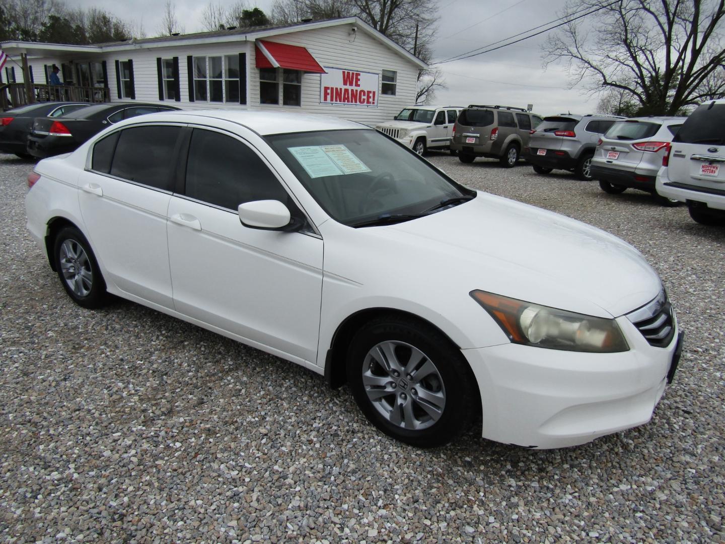 2011 White Honda Accord SE Sedan AT (1HGCP2F60BA) with an 2.4L L4 DOHC 16V engine, Automatic transmission, located at 15016 S Hwy 231, Midland City, AL, 36350, (334) 983-3001, 31.306210, -85.495277 - Photo#0